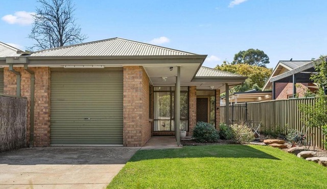 Quiet 3BR Family Home Near Adelaide CBD - Myrtle Bank