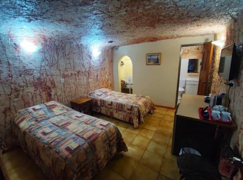 Radeka Downunder Underground Motel