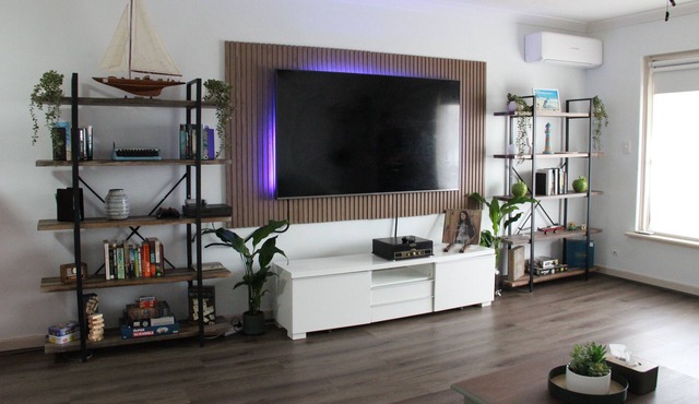 Raeside Home: Cosy pet friendly family home, Close to beaches and cafes.