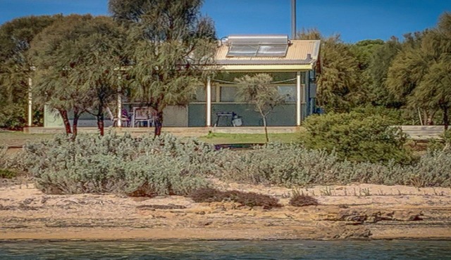 Railway Shack 2 - Beachfront Location at a Budget Price.