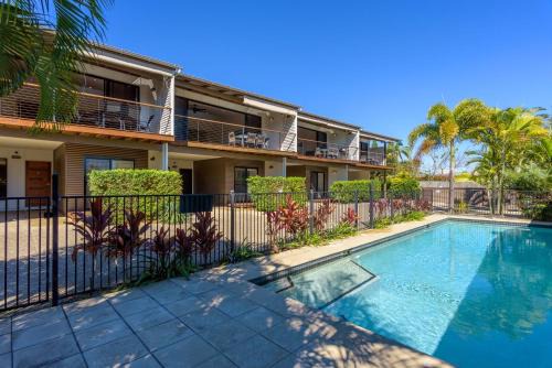 Rainbow Surf 1 - Rainbow Beach - Aircon - pool - walk to beach - Wifi