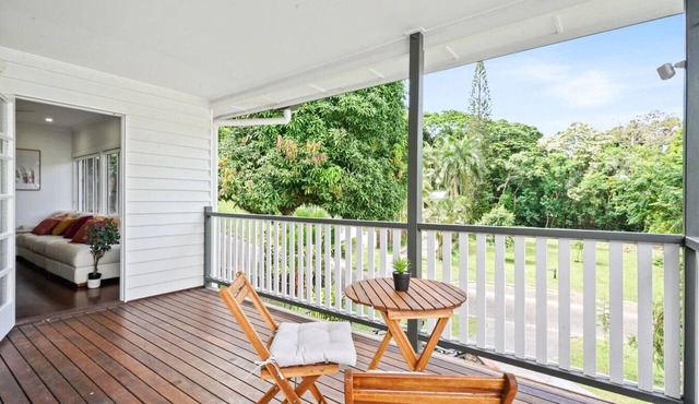 Rainforest Retreat - Serene 4-Bedroom Getaway with Bushland Views