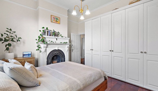 Rathay House - Victoria Park. Close to CBD, Optus stadium, Swan River, Crown.