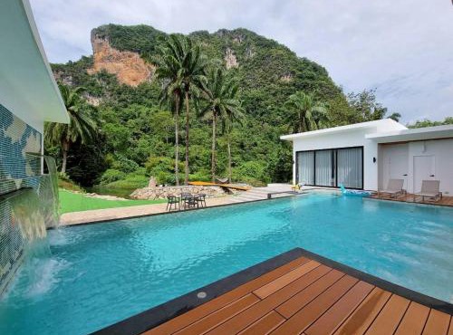 Red Cheek Mountain Villa in Krabi