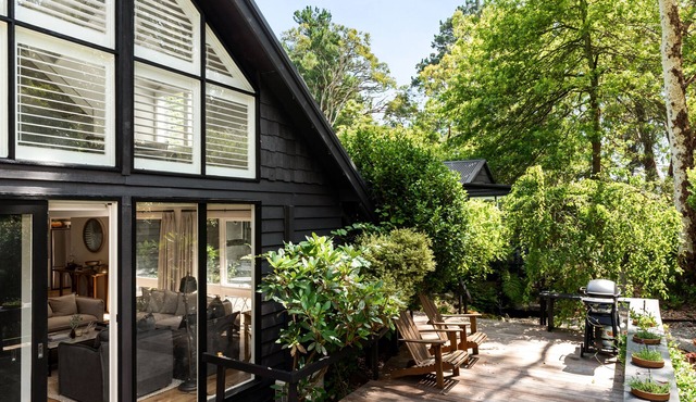 Red Hill South Luxe House Sleeps 9, 5 min to Wineries, beaches, nature trails