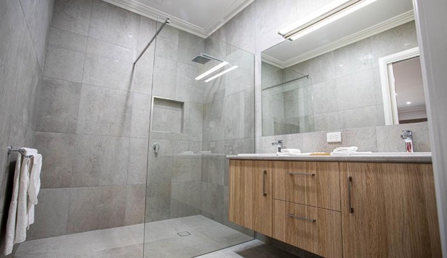 Red Waratah Accommodation