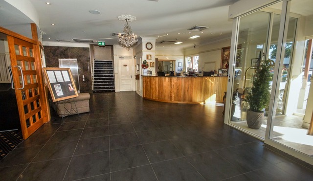 Redearth Hotel