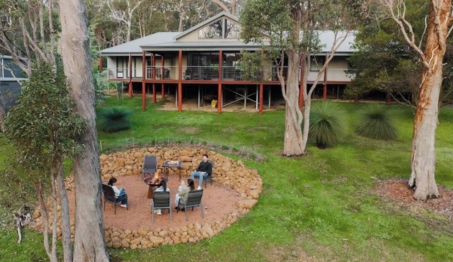Redgum Treehouse - Luxury home in wine country!