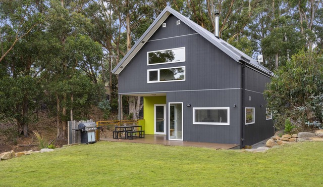 Relax at Ridgeway - Native Bushland Views