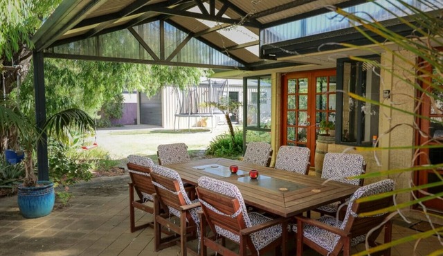 Relax to the Max - Pet Friendly Beach Retreat