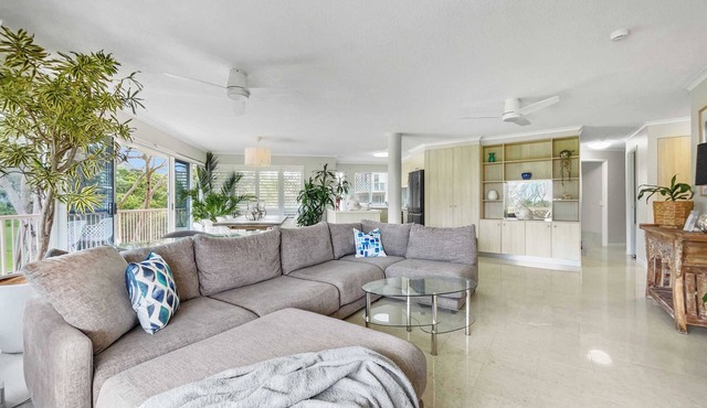 Relaxing Ocean View Apartment in Buddina