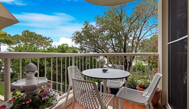 Relaxing Pool Hervey Bay Getaway Steps from Beach