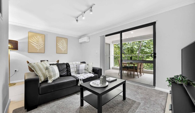 Relaxing Rockingham 1BR Balcony & Parking