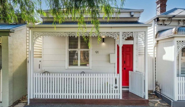 Renovated Brilliance in Bayside Albert Park