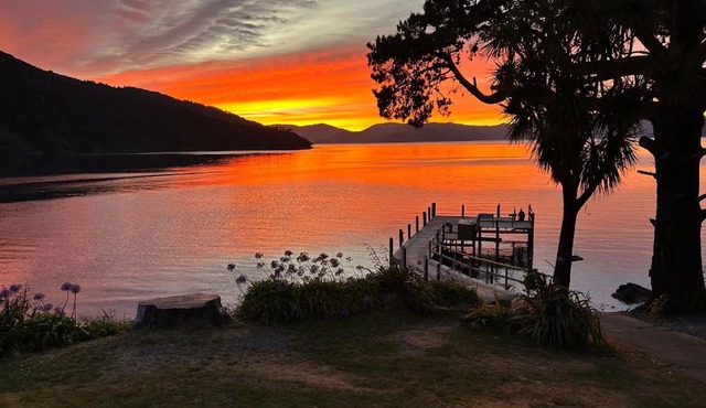 Resolution Bay in Ships Cove
