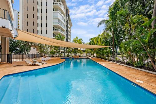 Resort Style King Pad with Sparkling Sea Views