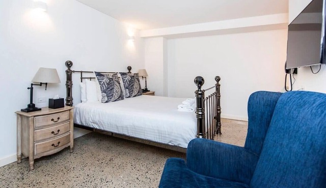 Restful Room in the City with Rooftop Terrace