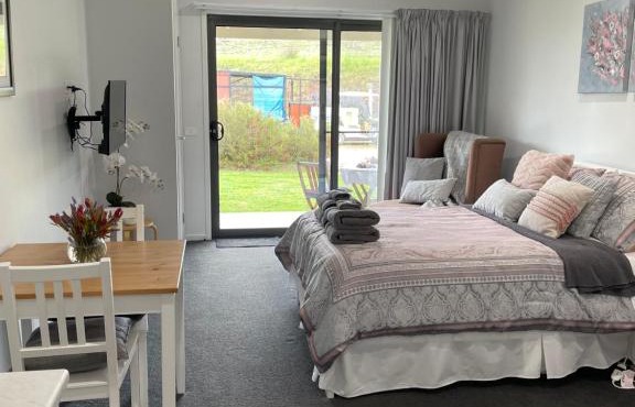 River Gardens Axedale Pet Friendly Farmstay B&B