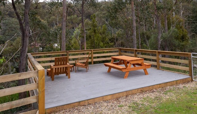 River Rock Retreat Relaxing Country Spa Seclusion