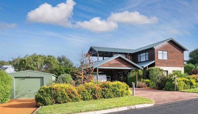 Riverside holiday home