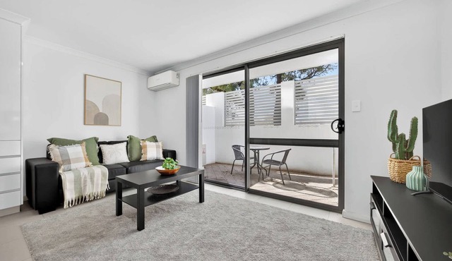 Rockingham 2BR Unit with Parking near Garden