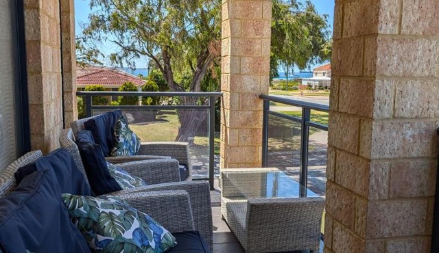 Rockingham Beach Townhouse