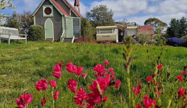 Romantic Stay by Historic Church on Wine Route