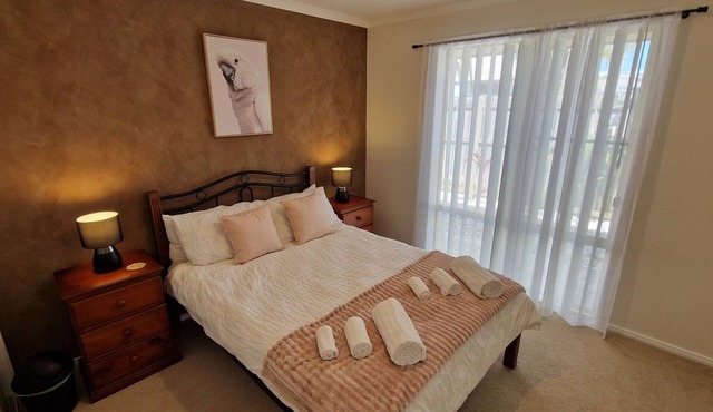 Room in shared house 3