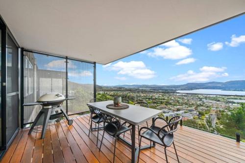 Rosetta Vista - Architectural Haven with River Views