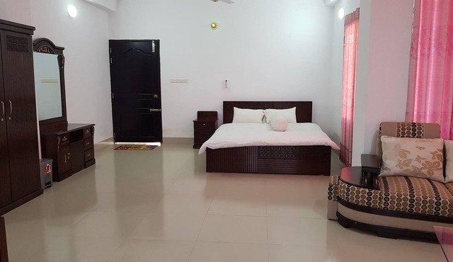 Saheb Bari Resort in Pirozali
