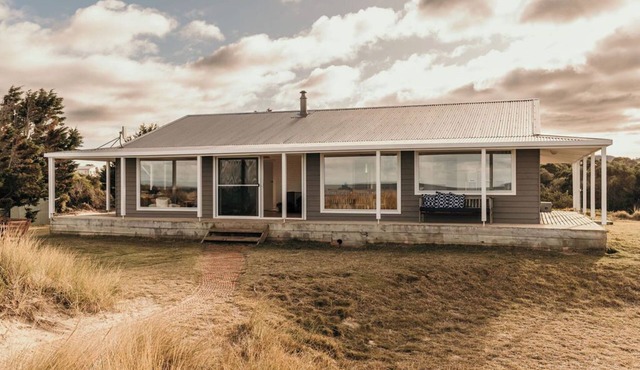 Saltair Freycinet - The beach is on your doorstep!