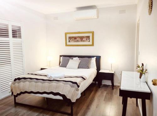 Sandringham Getaway near Beautiful Beach and Shops