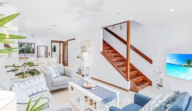 Sandy Feet- Luxury Coastal Escape, Stylish Hideaway in the Heart of Port Douglas at Four Mile Beach