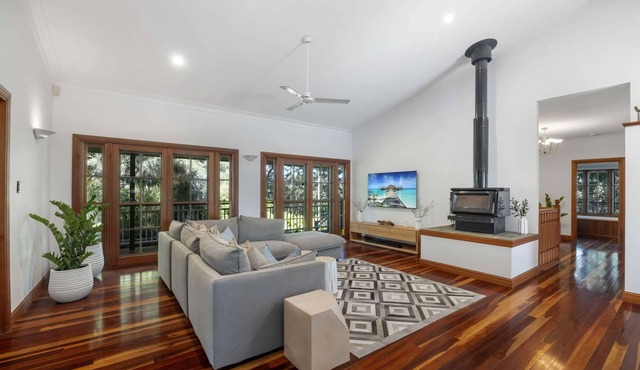 Sangfroid: Family Retreat for Up to 10 Guests