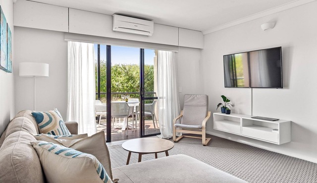 Sea Salt Retreat - coastal charm with relaxed elegance & accessibility features