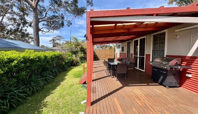 Seabreeze Cottage by Book Jervis Bay Cosy Couples Retreat Stay by the Beach