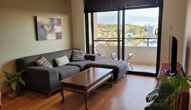 Seabreeze Sunsets Apartment sleeps 4 in Mosman Park near river beach Freo trains