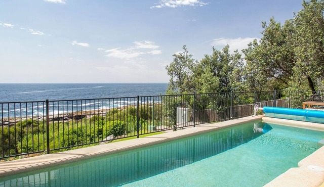 Seacliff Cottage - Iconic Oceanfront Home with Pool