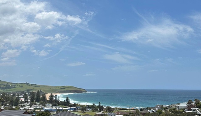 Seaclusion | Ocean-View Luxury Home, Walk to Werri Beach, Gerringong