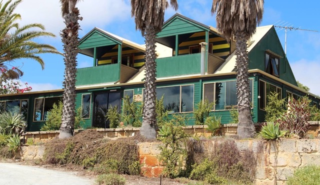 Seamoore Resort House, Guilderton.