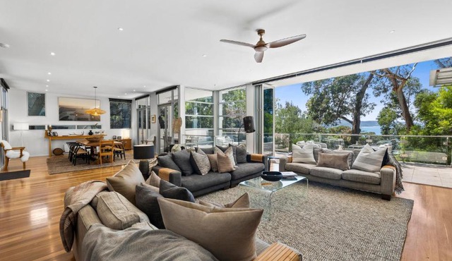 Seaview House Luxury Group & Retreat Accommodation