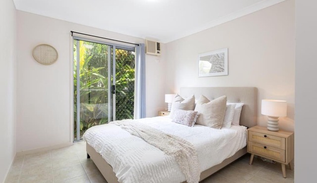 Self-contained unit in Scarborough