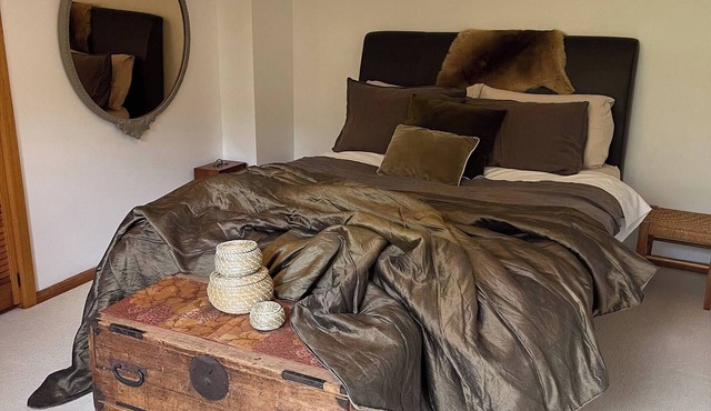 Serene Studio Retreat in Cygnet with Private Entrance