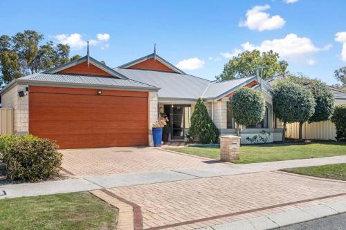 Serenity and Style, Your Ashby Getaway Awaits