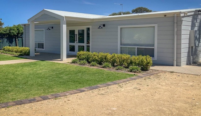 Shack 207 has been stunningly renovated, and has quickly become a Coffin Bay favourite.