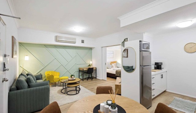 Sleek Northbridge Getaway