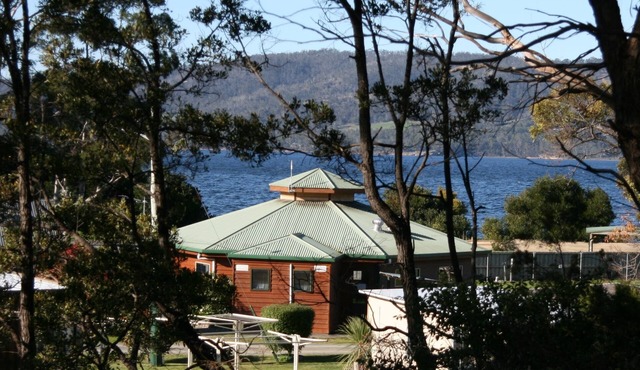 Snug Beach Cabin And Caravan Park
