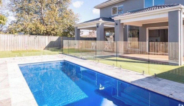 Solara House with Heated Pool and Cinema Room