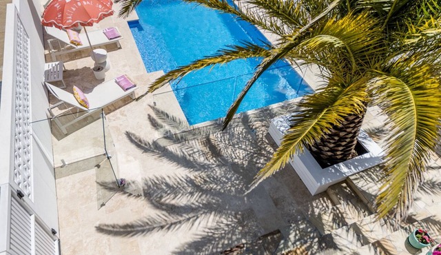 SOLARA Luxury Beach House Retreat