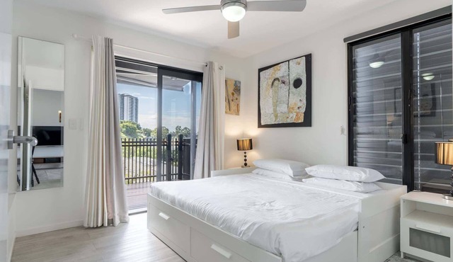 Sophisticated 2-Bed Home With Alfresco Dining